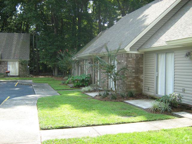 moss gate apartments building